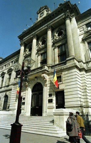 "BNR va menţine dobânda-cheie la 3,5% posibil şi în 2015"